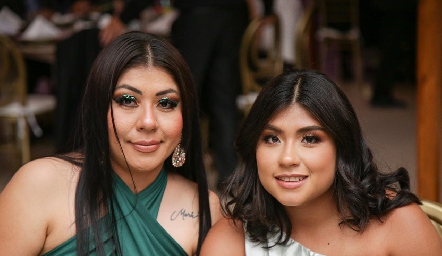  Mónica y Karen .