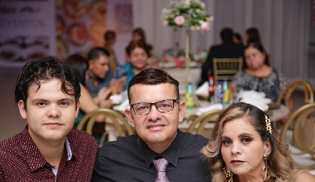  Omar, Edgardo y Gaciela .