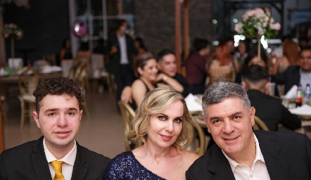  Raúl, Beatriz y Rabinal Gamboa .