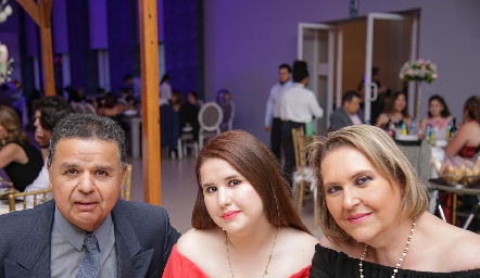  Jorge Reyes, Arantza Reyes y Norma Aceves .