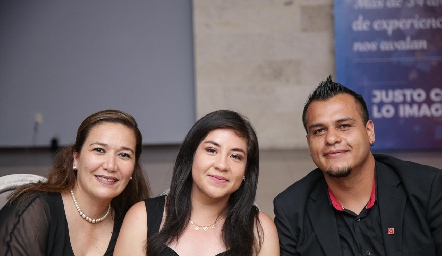  Maura, Isabel y Luis .