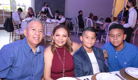 , José Guadalupe Sánchez, Aidé Rodríguez, José Sánchez y Isaac Sanchez.