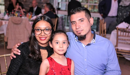  Diana Laura Gallo, Diana Pérez y Eric Pérez.