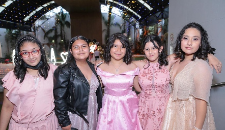  Fátima Jasso, Suri Hernández, Suri Segoviano, Loraine Rodríguez y Isabela Lozano.