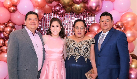  Josué Vidales, Vania Vidales, Maricela Cerda y Saúl Vidales.