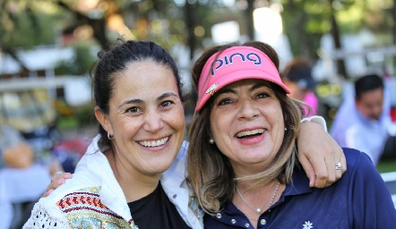  Mariana González y Leticia Anaya.