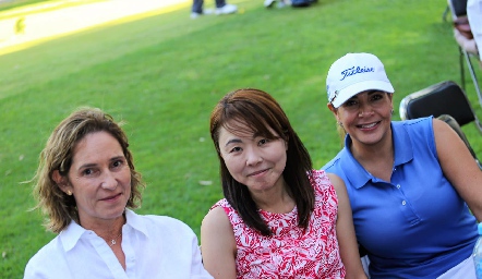  Claudia Díaz Infante, Tomoko Fujikawa y Ale Pérez.