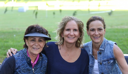  Miriam Bravo, Ivette Coulon y Daniela Coulon.