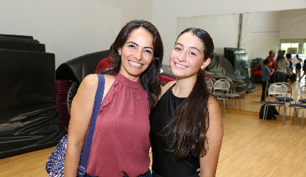  Almendra Gomez y Maria Medina.