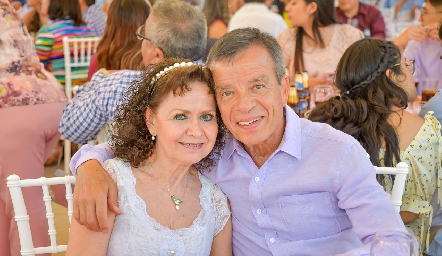  Mario Sánchez y Lupita Peregrino.