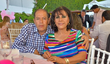  José Juan Sánchez y Alejandra de Sánchez.
