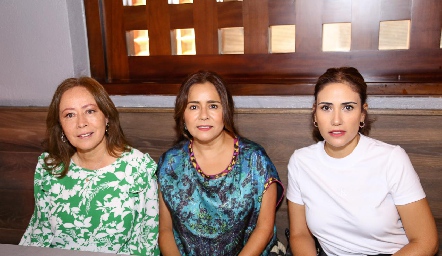  Gloria Acosta, Laura Acosta y Paola Suárez.