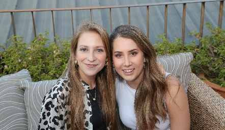  Ale Álvarez y Mónica Torres.