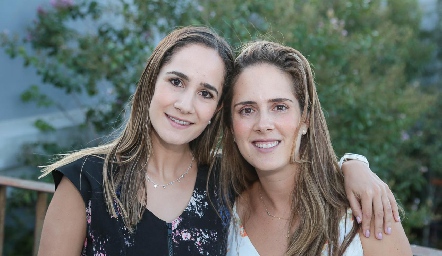  Daniela y Ana Gaby Mina.
