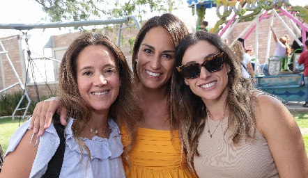  Alejandra Zumalacarregui, Gloria Leal y Gloria Escobedo.