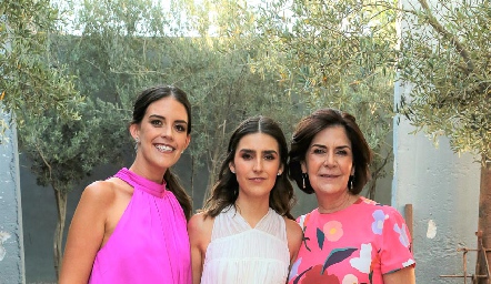  Daniela Pérez e Isa Pérez con su mamá Coco Mendizábal.