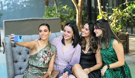  Mary Carmen Del Valle, Montse Bedolla, Sofía Leiva y Ximena Martínez.