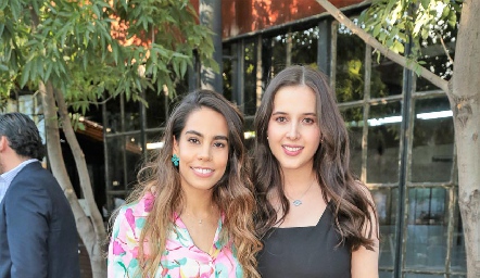  Alejandra Martínez y Renata Castillo.