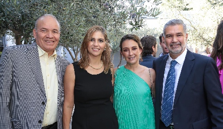 Domingo Santana, Lourdes Leiva, Gloria Martínez y José Luis Leiva.