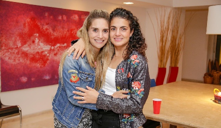  Adelina Zendejas y Ana Sofía Velázquez.