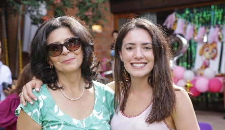   Adriana Díaz de León y Mary Cecy Herrera.