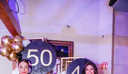  Mayela y Cristina Suárez.