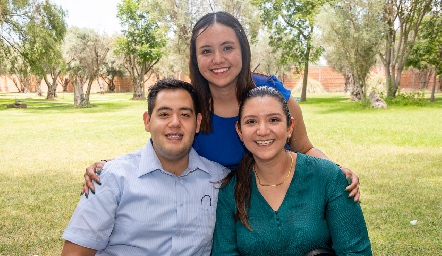  Victoria Zamora, Rodolfo Vázquez y Carmen Zamora.