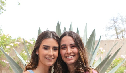  Isabel Pérez y Sofi Leiva.