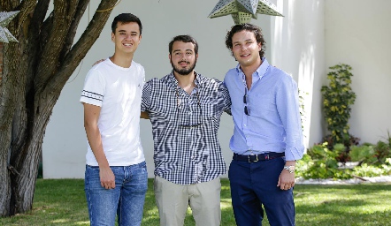  Mau Barraza, Carlos Derbez y Daniel Martín.
