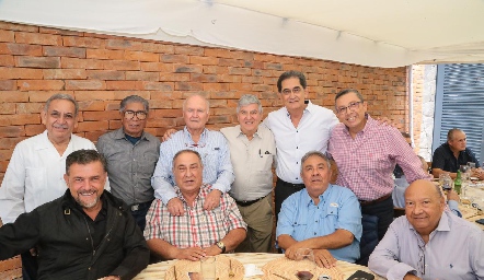  Salvador Félix con sus amigos del Depor.