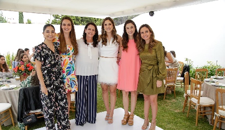  Samira Romo, Paloma Díaz Infante, Gabriela Meade, Miriam Díaz Infante, Teté Macilla y Ana Gaby Díaz Infante.