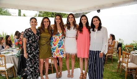 Samira Romo, Ana Gaby, Paloma y Miriam Díaz Infante, Teresa Mancilla y Gabriela Meade.