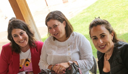  Laura Varona, Margarita Medina y Alejandra Ortega.