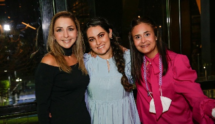  Verónica Antúnez, Marcela Zapata y Tatiana Rodríguez.