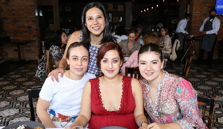  Geraldine Alarcón, Fernanda Torres, Fernanda García y Fernanda Carrillo.