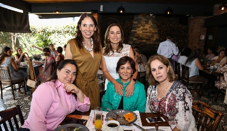  Bety Castro, Denisse Robles, Alejandra Díaz de León, Miriam Bravo y Luz González.