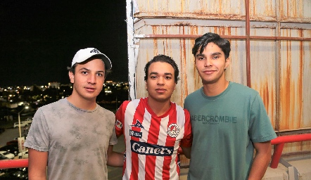  José Ramón Gómez, Manuel Flores y Manuel Purata.