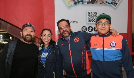  Leo Ceniceros, Lorena Ledezma, Oscar Galarza y León.