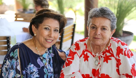  Martha Portillo y Tessa Vertiz.