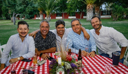  Horacio Lizaola, Chavo Espinosa, Francisco Leos, Gabriel Arellano y Manuel González.