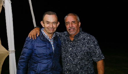  Alejandro Pérez y Chavo Espinosa.