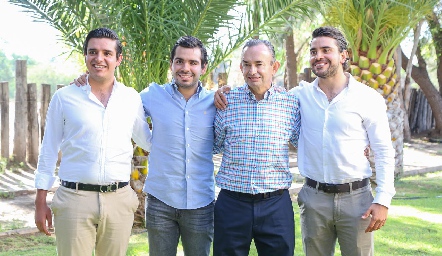  Marcelo, Rodrigo, Alejandro y Alejandro Pérez.