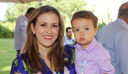  Laura con su hijo Roberto.