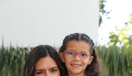  Gaby Labastida con su hija Gaby Molina.