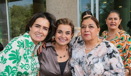  Rosa Elena Martínez, María del Carmen Pérez y Marilupe Arellano.