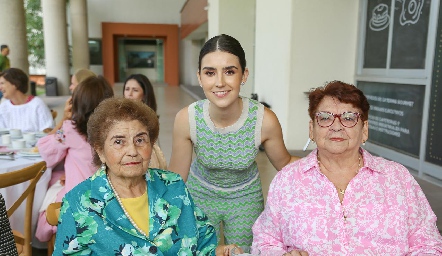  Chata Espinosa, Isabel Pérez y Gloria Martínez.