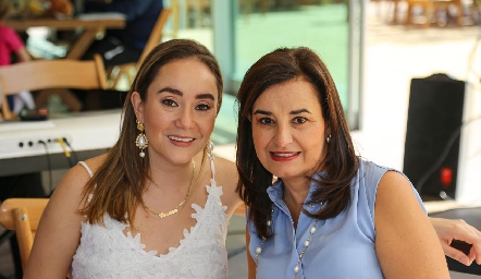  María del Carmen Cordero y Leticia Pérez.