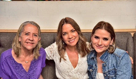  Cristina Silva, Mireli Ortiz y María Cristina Maggiori.