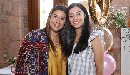  Carmelú Díaz y Paulina Tonche.