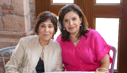  Miriam Bravo y Tita Ruiz.